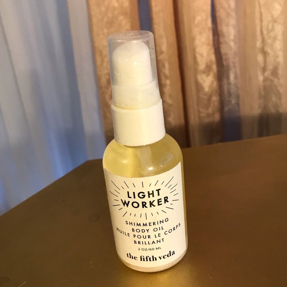 Light worker festival shimmer oil ✨